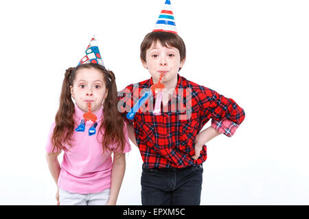 Fratello e Sorella di divertirsi al partito Foto Stock