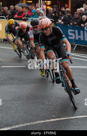 Aberystwyth, Regno Unito, 22 maggio, 2015. Ed ciclisti professionisti ha preso per le strade di Aberystwyth per il round 3 della perla Izumi Tour serie. Credito: Jon Freeman/Alamy Live News Foto Stock