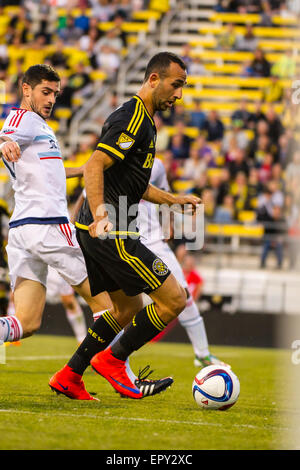 Columbus, Ohio, Stati Uniti d'America. 22 Maggio, 2015. Columbus Crew SC inoltra Justin Meram (9) durante la partita tra Chicago Fire e Columbus Crew SC a MAPFRE Stadium, in Columbus OH. Il 22 maggio 2015. Credito: Dorn Byg Credito: Cal Sport Media/Alamy Live News Foto Stock