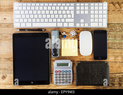 Blank Corporate ID impostato su legno. Foto. Modello per l'identità del marchio. Per i progettisti grafici presentazioni e portafogli. Foto Stock