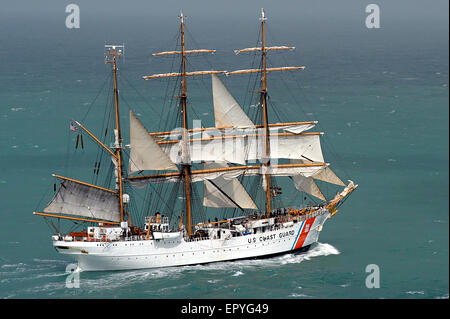 Il guardacoste Eagle vele en route 2 Luglio 2, 2010 al Corpus Christi, Texas. Foto Stock