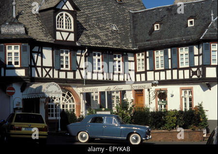 DEU, Germania, Eltville, inn presso la parte vecchia della città. DEU, Deutschland, Eltville, Gasthaus in der Altstadt. Foto Stock