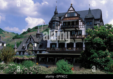 DEU, Germania, Rheingau, Hotel Krone in Assmannshausen presso il fiume Reno. DEU, Deutschland, Rheingau, Hotel Krone in Assmannsha Foto Stock