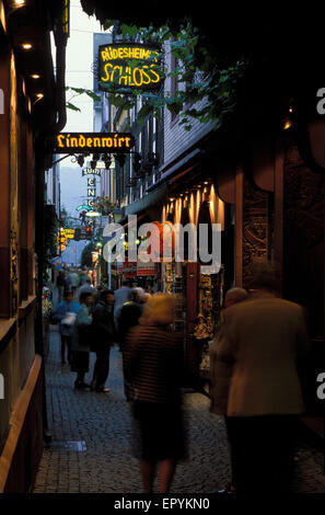 DEU, Germania, Rheingau, strada Drosselgasse Ruedesheim presso il fiume Reno. DEU, Deutschland, Rheingau, die Drosselgasse Foto Stock