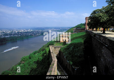 DEU, Germania, Coblenza, vista dalla fortezza Ehrenbreitstein a nord del fiume Reno. DEU, Deutschland, Coblenza, Blick Foto Stock