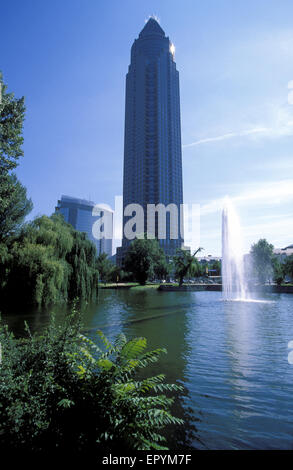 DEU, Germania, Hesse, Frankfurt, Messeturm, Torre della fiera. DEU, Deutschland, Assia, Frankfurt am Main, der Messet Foto Stock