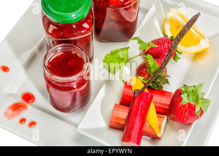 Marmellata di fragole e rabarbaro, limone e la vaniglia Foto Stock