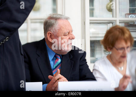 Terry Waite e Wendy a far fronte al oldie pranzo letterario 19/05/15 Foto Stock