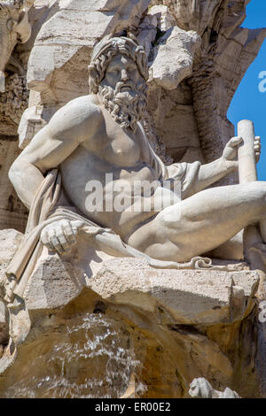 Fontana dei Quattro Fiumi, la Fontana dei Quattro Fiumi in Piazza Navona, Roma, Italia Foto Stock