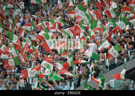 Torino, Italia. 23 Maggio, 2015. Di calcio della Serie A. La Juventus contro il Napoli. Tifosi Juve celebrano il loro vincere Credito: Azione Sport Plus/Alamy Live News Foto Stock