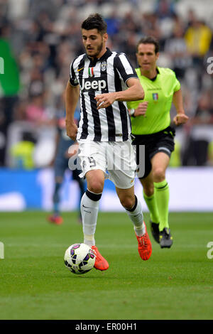 Torino, Italia. 23 Maggio, 2015. Di calcio della Serie A. La Juventus contro il Napoli. Alvaro appartamento Morata sulla sfera Credito: Azione Sport Plus/Alamy Live News Foto Stock