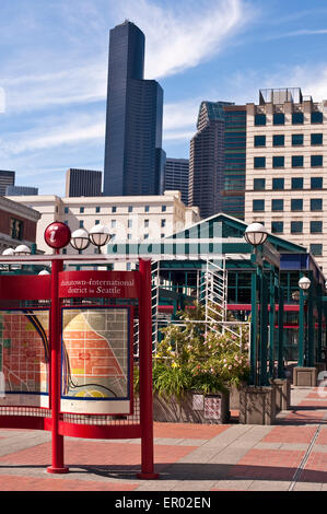 Immagine retrò del centro di Seattle, la stazione ferroviaria e il parco di King Street Foto Stock