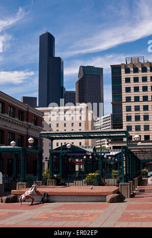 Immagine retrò del centro di Seattle, la stazione ferroviaria e il parco di King Street Foto Stock