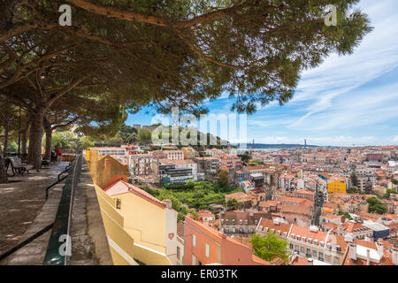 Miradouro da Graca viewpoint a Lisbona, Portogallo Foto Stock