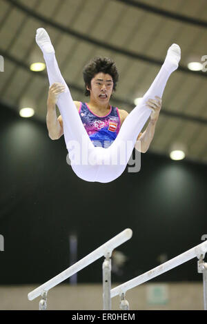 Kenzo Shirai, 17 maggio 2015 - Ginnastica Artistica : La cinquantaquattresima NHK Cup Uomini Individuale tutto attorno alla barre parallele a Yoyogi 1a palestra, Tokyo, Giappone. (Foto di YUTAKA/AFLO SPORT) Foto Stock