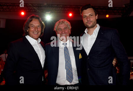 Monaco di Baviera, Germania. 23 Maggio, 2015. Hans Wilhelm Mueller G. Wohlfart è visto con ex portiere Jean Marie Pfaff durante la FC Bayern Muenchen Champions cena presso Postpalast il 23 maggio 2015 a Monaco di Baviera, Germania. Foto di Lars Barone/Bongarts/Getty Images/FC Bayern/dpa (solo uso editoriale) Credito: dpa/Alamy Live News Foto Stock