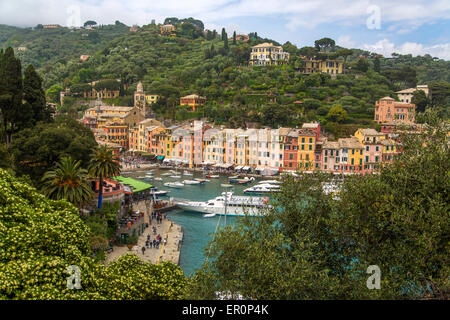 Vista sul porto di Portofino, Italia. Foto Stock