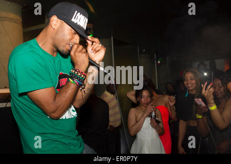 Loony Johnson cantante kizomba eseguendo in Manchester 2015 Credit: Ewa Skibinska/Alamy Live News Foto Stock