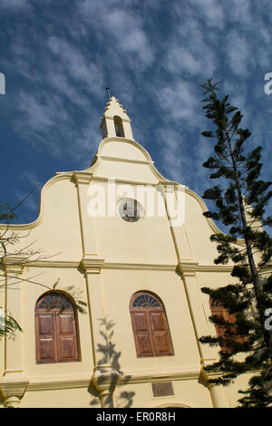 India, Cochin. San Francesco Chiesa CSI, in Fort Kochi (aka Fort Cochin), originariamente costruito nel 1503. Foto Stock