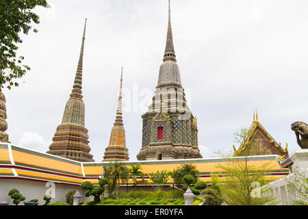 In chedis del Wat Pho tempio di Bangkok, Tailandia Foto Stock