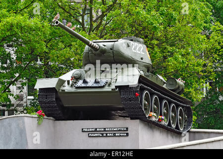 Monumento serbatoio T-34-85. Kaliningrad (ex Konigsberg), Russia Foto Stock