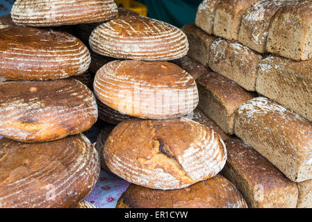 Repubblica ceca il pane nel mercato degli agricoltori Naplavka, Praga, Repubblica Ceca, Europa Foto Stock