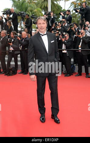 14 maggio 2015 - Cannes, Francia - CANNES, Francia - 24 Maggio: Mads Mikkelsen partecipa alla cerimonia di chiusura e 'Le Glace et Le Ciel' ('Ghiaccio e Cielo") Premiere durante la 68annuale di festival di pellicola di Cannes il 24 maggio 2015 a Cannes, Francia. (Credito Immagine: © Federico Injimbert/ZUMA filo) Foto Stock