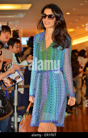 Tokyo, Giappone. Xxiv Maggio, 2015. Avvocato Amal Clooney è visto all'arrivo a Tokyo International Airport in Tokyo, Giappone, il 24 maggio 2015. Credito: dpa/Alamy Live News Foto Stock