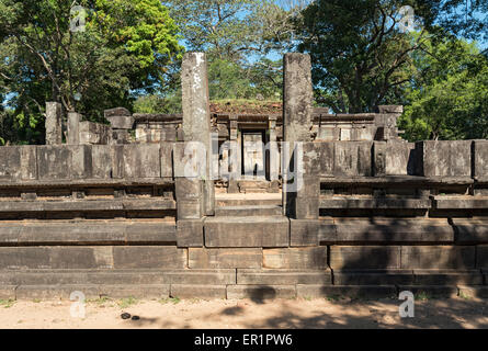 Rovinato Shiva Devale Tempio n. 1, Polonnaruwa, Sri Lanka Foto Stock