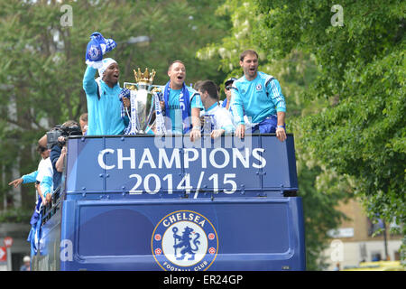 A Chelsea, Londra, Regno Unito. Il 25 maggio 2015. Chelsea Football Club Premier League Victory Parade. Credito: Matteo Chattle/Alamy Live News Foto Stock