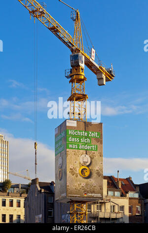 Europa, Deutschland, Renania settentrionale-Vestfalia, Koeln, Baustelle, Kran der Firma Wolff & Mueller mit Werbeplakat. Der sogenannte Skycr Foto Stock