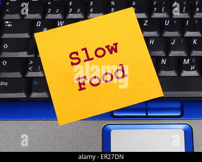 Nota memo su notebook, slow food Foto Stock