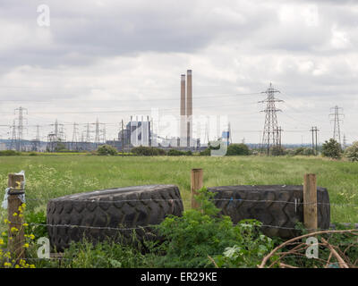 Tilbury Power Station Essex paludi Skyline spazzatura Foto Stock