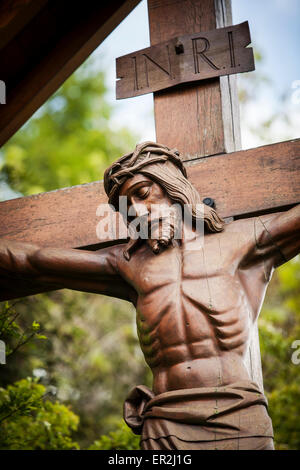 Crocifisso in legno di Gesù Foto Stock