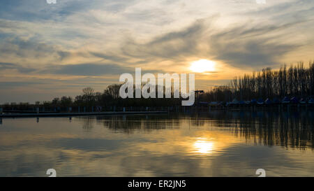 Strano Tramonto sul lago Balaton Foto Stock