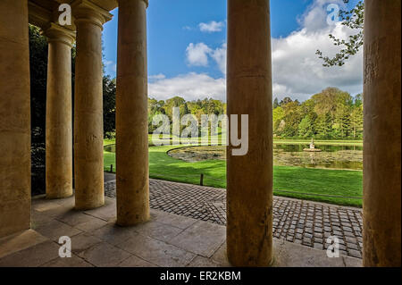 Tempio di pietà, Studley Royal giardini paesaggistici, Sito Patrimonio Mondiale dell'UNESCO, vicino a Ripon, North Yorkshire, Inghilterra, Regno Unito Europa Foto Stock