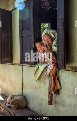 Ritratti di persone reali di MYANMAR Birmania Foto Stock