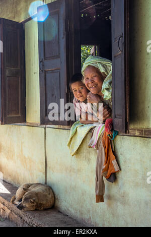 Ritratti di persone reali di MYANMAR Birmania Foto Stock