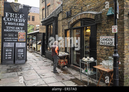 Camden il passaggio a Islington, Londra Foto Stock