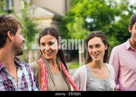 Famiglia di trascorrere del tempo insieme Foto Stock