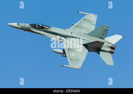 Una CF-188 (F/A-18A) Hornet della Royal Canadian Air Force di giri dopo il decollo dalla Naval Air Station El Centro in California. Foto Stock