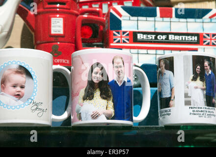 Princess Charlotte souvenir mug in London Tourist shop Foto Stock