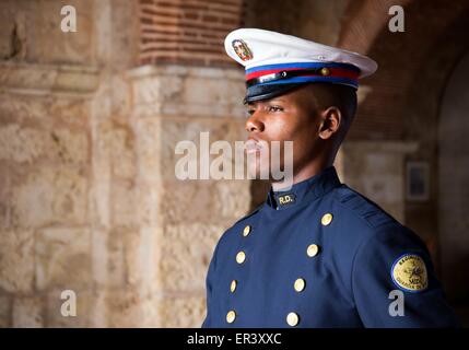 SANTO DOMINGO, REPUBBLICA DOMINICANA - 20 novembre 2014: soldato non identificato sul dazio al Pantheon Nazionale a Santo Domingo, Domin Foto Stock