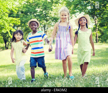 I bambini nel parco Foto Stock