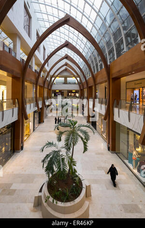 Interno del 360 Shopping Mall in Kuwait City in Kuwait. Foto Stock