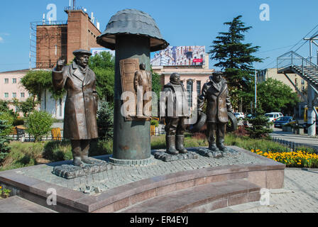 Monumet di Georgij Danelia. La Georgia, Tbilisi. Foto Stock