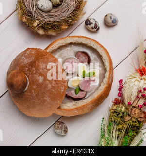 Bianco borscht polacco in vacanze di pasqua. Debica, Polonia Foto Stock