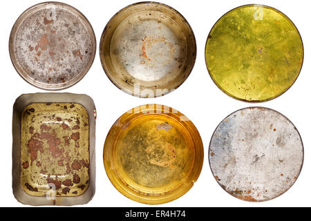 Set di rusty round lattine in metallo isolato su bianco Foto Stock