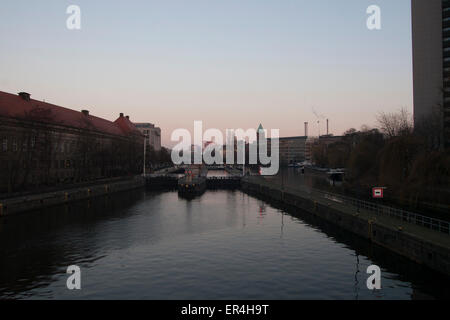 Watergate canal Berlino Germania Foto Stock