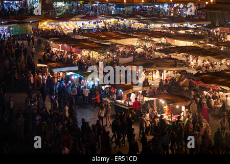 La Djemaa El Fnaa Square nel cuore di Marrakech Foto Stock